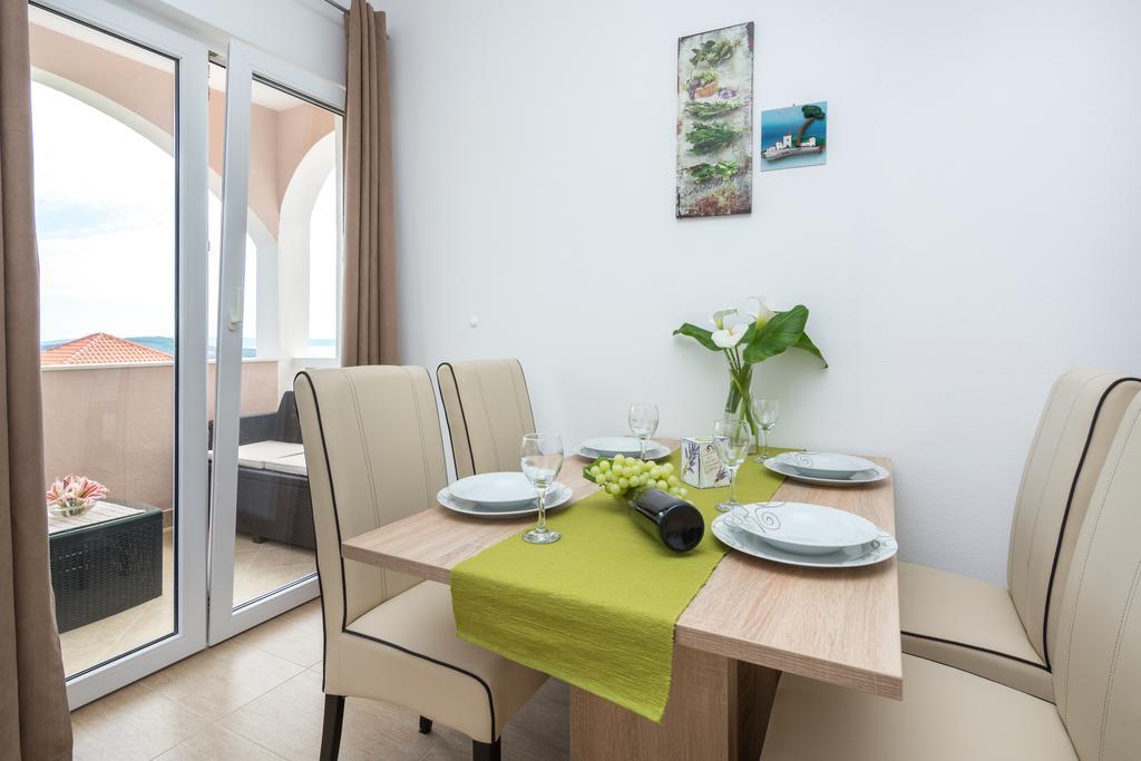 Apartments Blue Lagoon Trogir Exterior photo